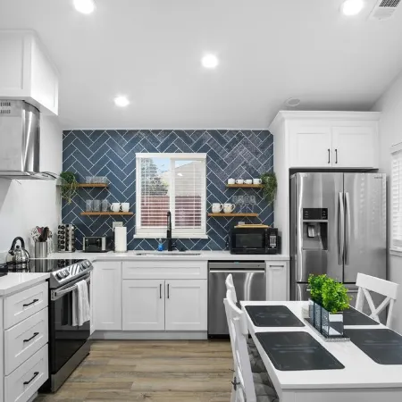 Charming 2-bedroom house in lovely Lodi with WiFi, AC