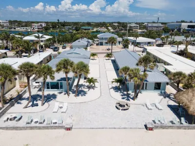 Steps away from private Nokomis Beach!! Hotels near Venice Myakka River Park