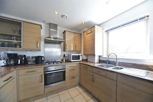 Lovely 2-bedroom apartment close to local ponds