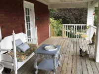 Patsy Cline Fan Room Hotels in Camden