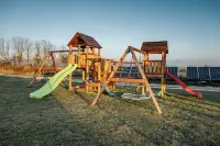 Charming 2-bedroom chalet with WiFi, AC in fantastic Râșnov Hotels in Rasnov