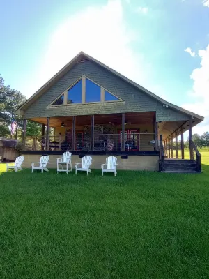 Cozy private cabin on 10 acres with 300+ feet of water front. Pet friendly.