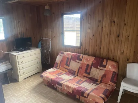 Bungalow Confortable à 200m de la Plage Отели в г. Лингуиццетта