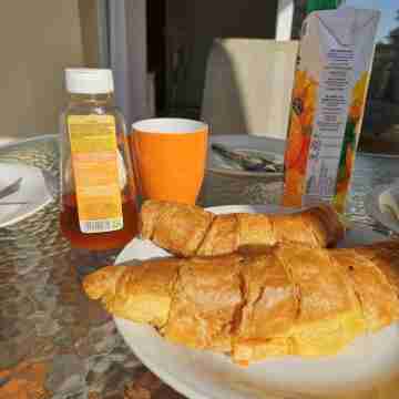 The Brightstay Paphos, 2 bed apt, Paphos Riviera, Universal Dining/Meeting Rooms