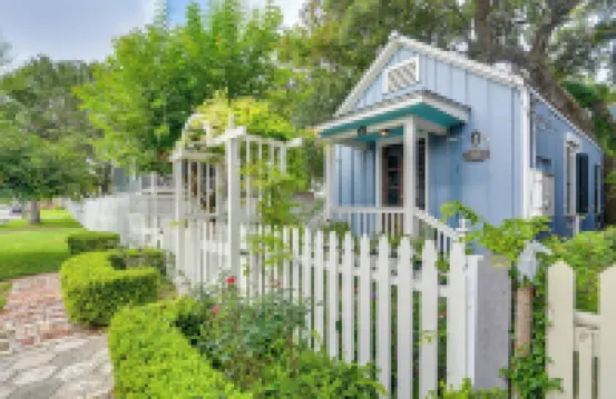 Private Spa & Seawall: Dog-Friendly Galveston Gem