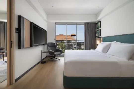 Hilton Garden Inn Bali Nusa Dua Отели рядом с достопримечательностью «Пляж Саванган»