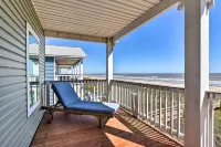 Gulf-View Home w/ Dog Run in Surfside Beach! - WiFi