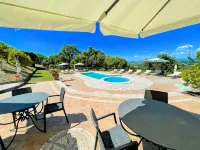 piscina e jacuzzi - Affascinante villa in Umbria - 24 posti letto - piscina