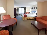 Holiday Inn Express & Suites Freeport - Brunswick Area Hotels in Freeport