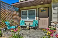 'Blue Haven' Watertown Retreat by Crow River! - parking
