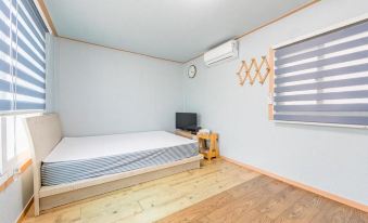 Tongyeong Saryangdo Dongseong Happy House Pension