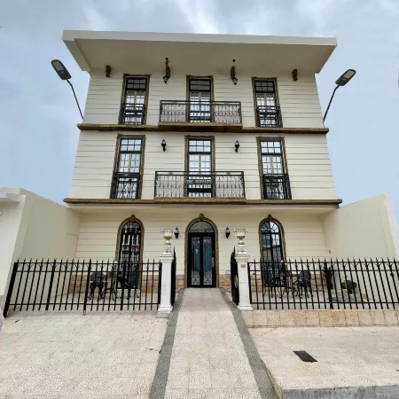 The Royalty Inn Отели рядом с Аэропорт Гуаякиль