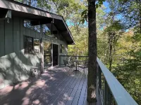 Walk to Wintergreen. Hot Tub. Hiking off Property. Cozy 4 BR home.