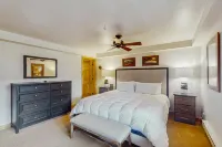 Torian Plum Plaza 705