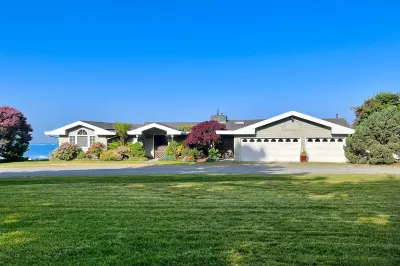 Whalerock Luxury Home Hotel dekat Trinidad State Beach