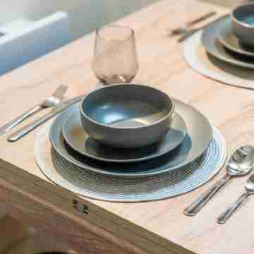 Cosy Mezzanine Apartment Leeds City Centre Dining/Meeting Rooms