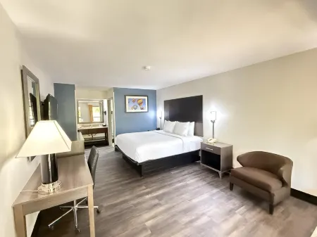 Baymont by Wyndham Tallahassee Отели в г. Мидуэй