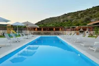 Stork Holiday Apartments - Garden & Sea View Hotels in Epidaurus