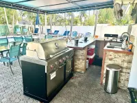 STUNNING LUXURY 5 BED BIG 50x25 POOL🔥HOT BIG JET SPA, MINUTES TO BEACH, GOLF! Cruise terminal 주변 호텔