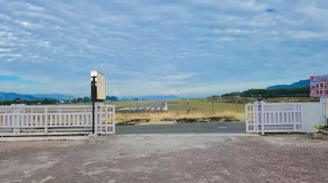 Rembele Cafe & Homestay Отели в г. 