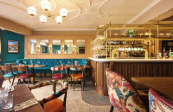 더 로열 캐슬 호텔