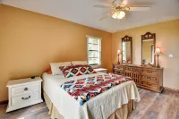 'Pirate Cove' Home in Welaka: Dock & River Access! - parking