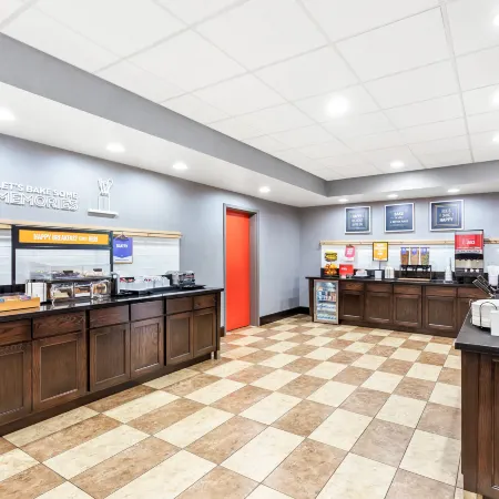 Hampton Inn-DeKalb (Near the University)