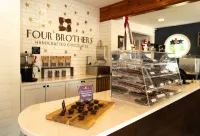 Heaven on Earth! 2 Bdr Fontana Flat, Walk to Lake Hotels in Fontana