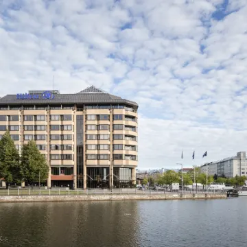 Hilton Helsinki Strand Hotels near Helsinki Cathedral