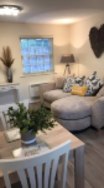 ดูเพลกซ์ 2 ห้องนอน นอนได้ 3 คน พร้อมเตาผิง