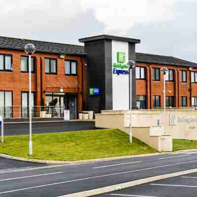 Holiday Inn Express WIGAN by IHG Hotel Exterior