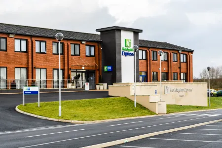 Holiday Inn Express Wigan Отели рядом с достопримечательностью «Скотманс Флаш»