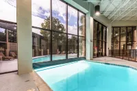 Red Roof Plus+ & Suites Houston - IAH Airport SW - 2 Sao