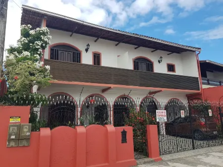 Apart Studios Pontal - Aeroporto 400 m - Centro 2,5 Km - Praia 1,5 Km Отели рядом с достопримечательностью «Sao Sebastiao Cathedral»