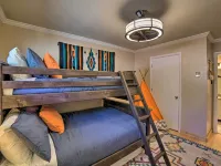 Walkable Location! Mtn-View Condo in Red River Hotele w: Red River