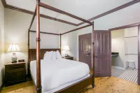 Water Street Hotel & Marina, Ascend Hotel Collection - Parkplatz