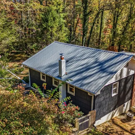 Farmhouse in private setting close to town
