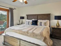 Lake View Retreat by AvantStay Hotels in Penn Forest Township