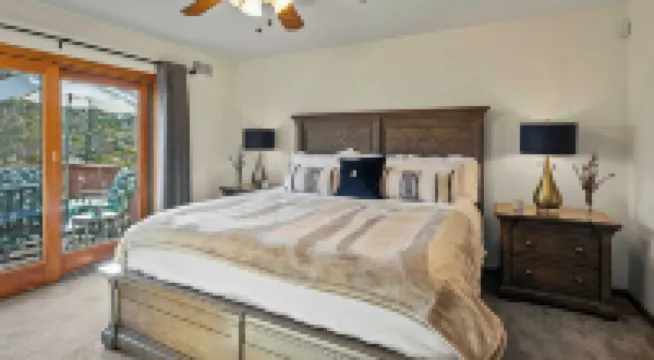 Entertainers Home w Deck Game Room Hot Tub Lake View Retreat by AvantStay