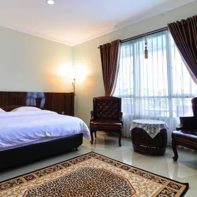 Aries Biru Hotel & Villa Hotel dekat Air Terjun Ciburial 