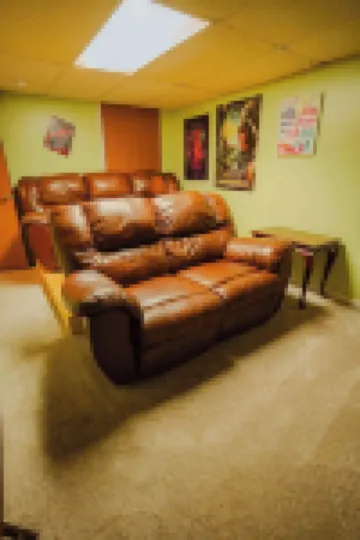 Blue Heron Cottage with Game Room, Deck and Hot Tub!