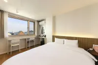 Busan Gwangan Holic Story Hotel - Beach