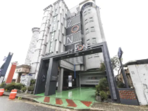 thezone motel โรงแรมในคูมิ-ชี