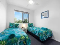 2-Bed Escape with Pool, Steps From Torquay Beach