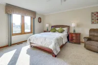 Family Getaway: Private Yard w/ Patio, Fire Pit - Homestays