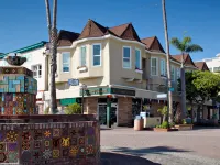 Snug Harbor Inn Hotels in Avalon