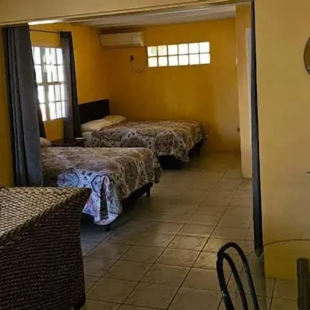 MIDTOWN MOTEL SXM