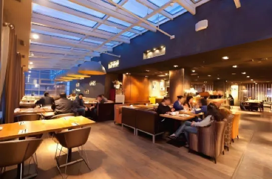 XO Hotels Blue Tower Отели рядом со станцией Слотердижская станция