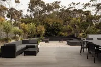 LUXURY BEACH HOUSE BINALONG at BAY OF FIRES
