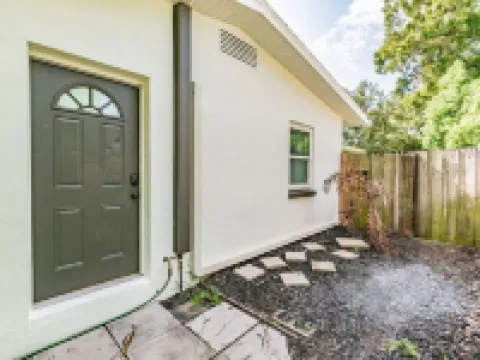 Perfect One-Bedroom- 10 Mins from Clearwater Beach Hotéis em Largo